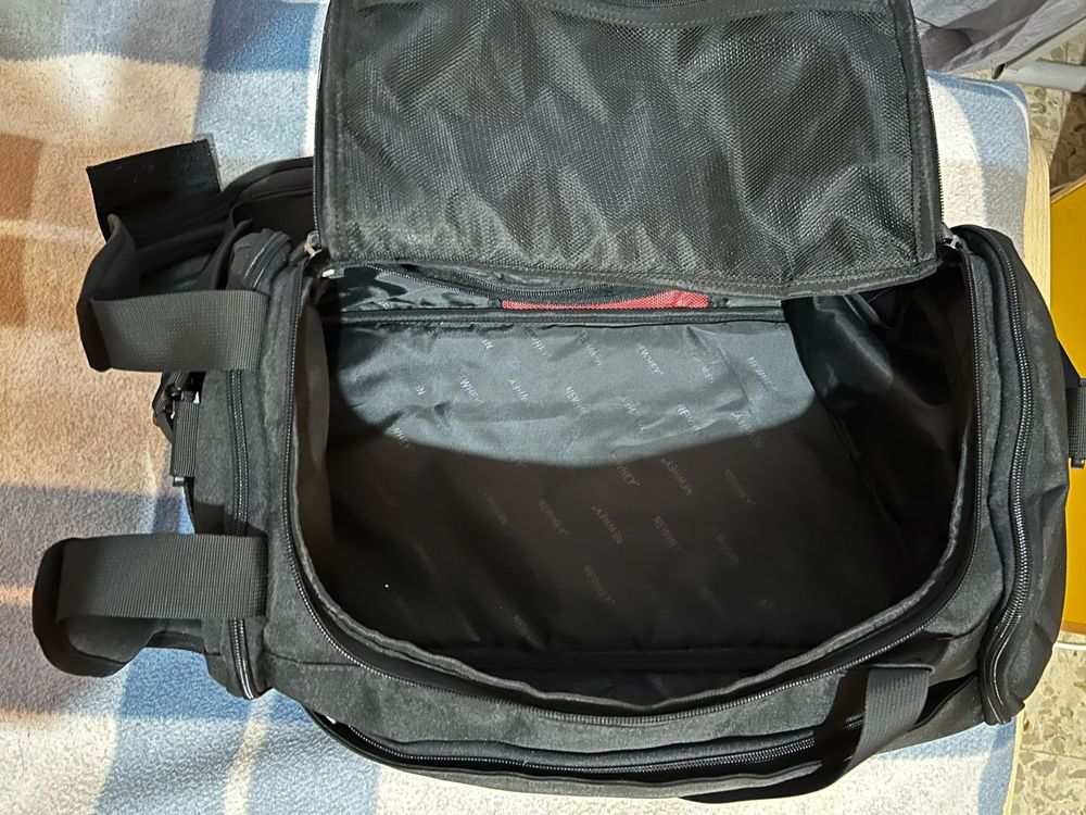 Borse: Borsa sportiva nera spaziosa come nuova – Usato da Chiasso venduto da Sasy2001 4