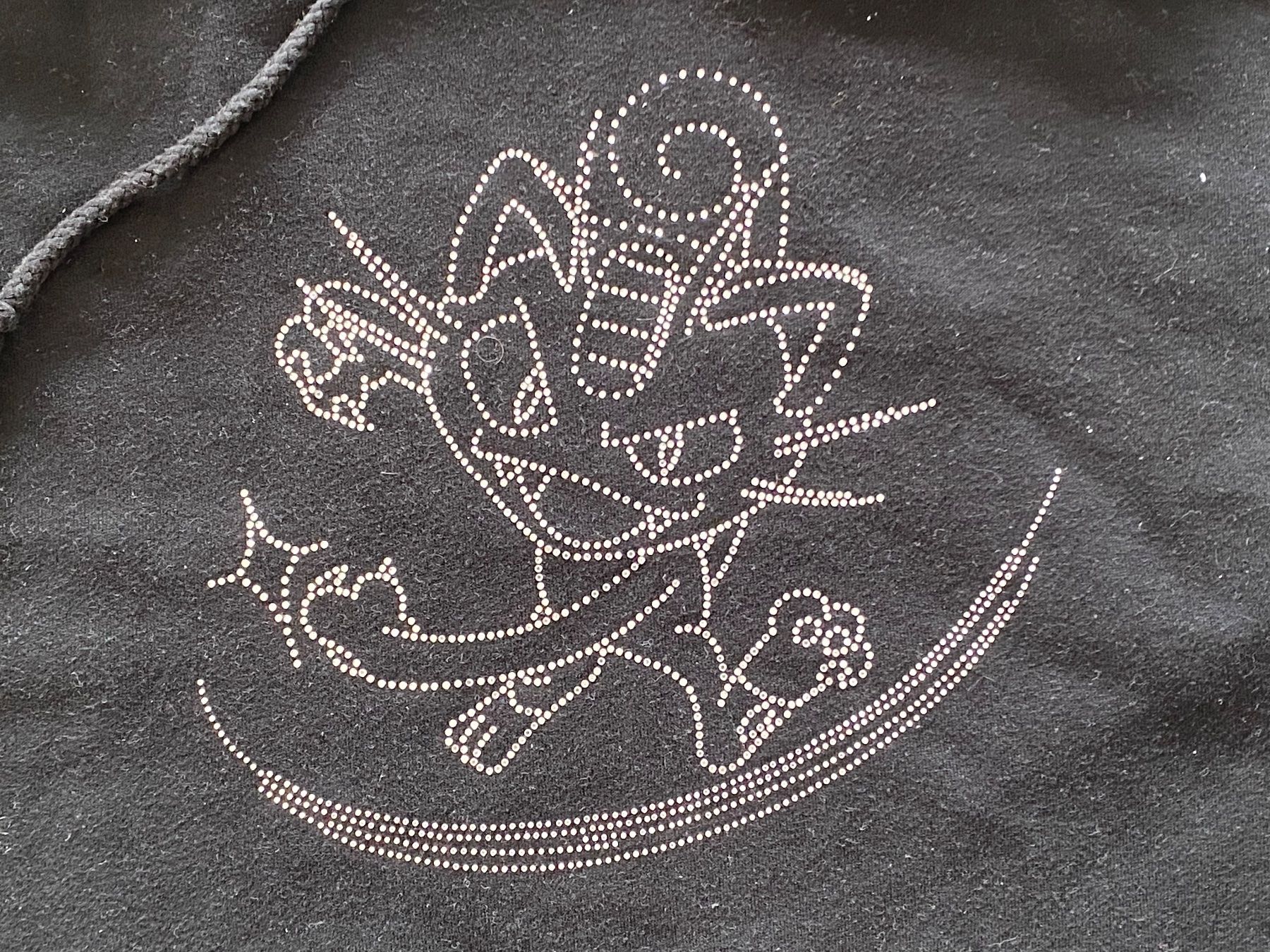 Pullover & Sweatshirts: 10 DEEP x Pokemon Mauzi Pullover schwarz M – Gebraucht aus Lachen SZ von derMensch1111