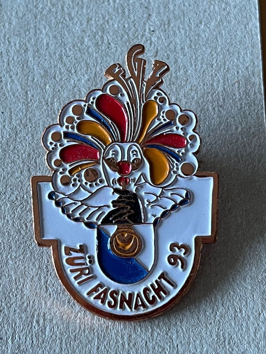 Plaketten & Abzeichen: Züri Fasnacht Pin 1993 – Gebraucht aus Zürich von Gurkis