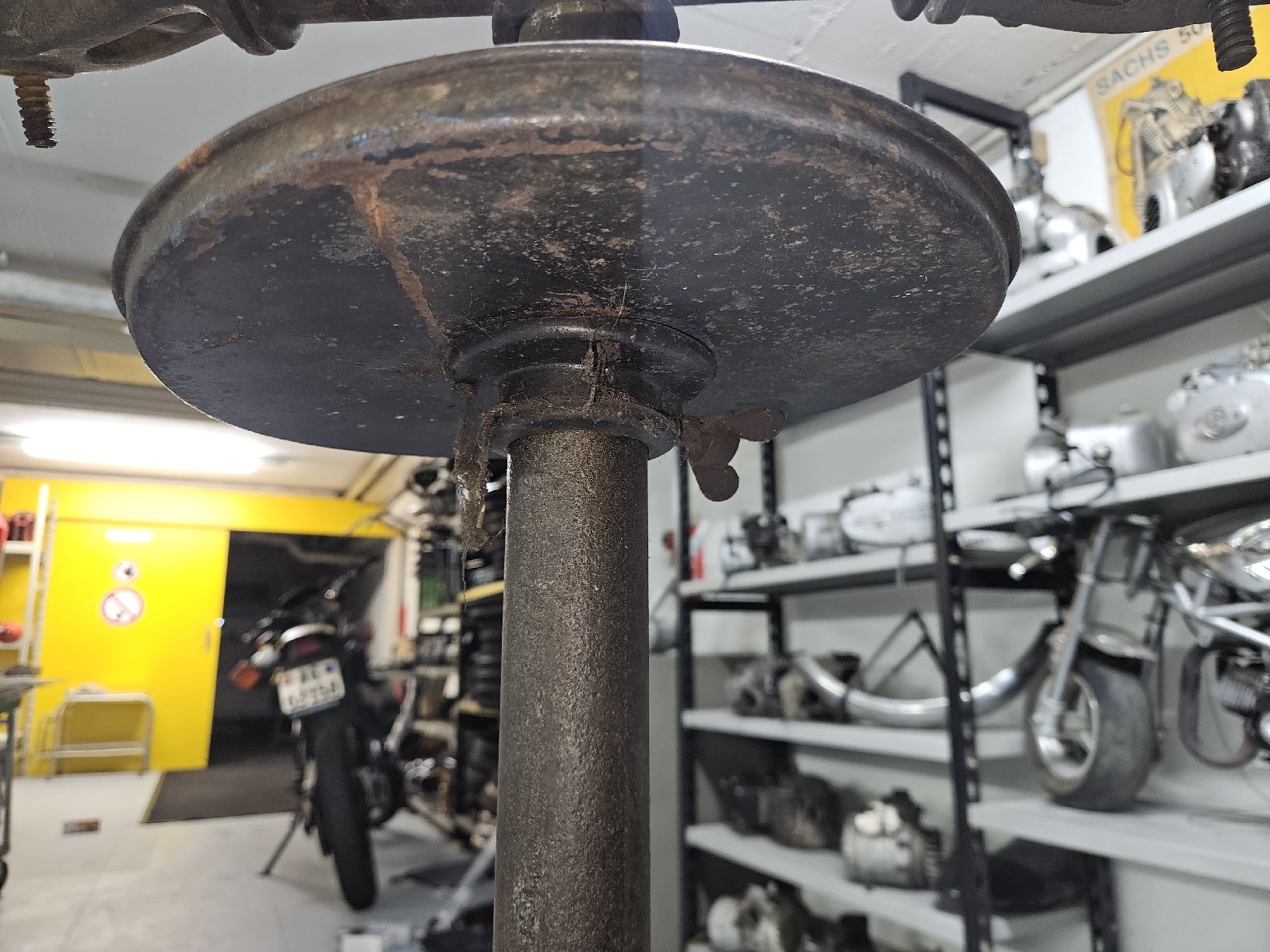 Veloständer: Velomontage/Mofamontage Vintage Ständer – Gebraucht aus Mellingen von Mech-Service 4