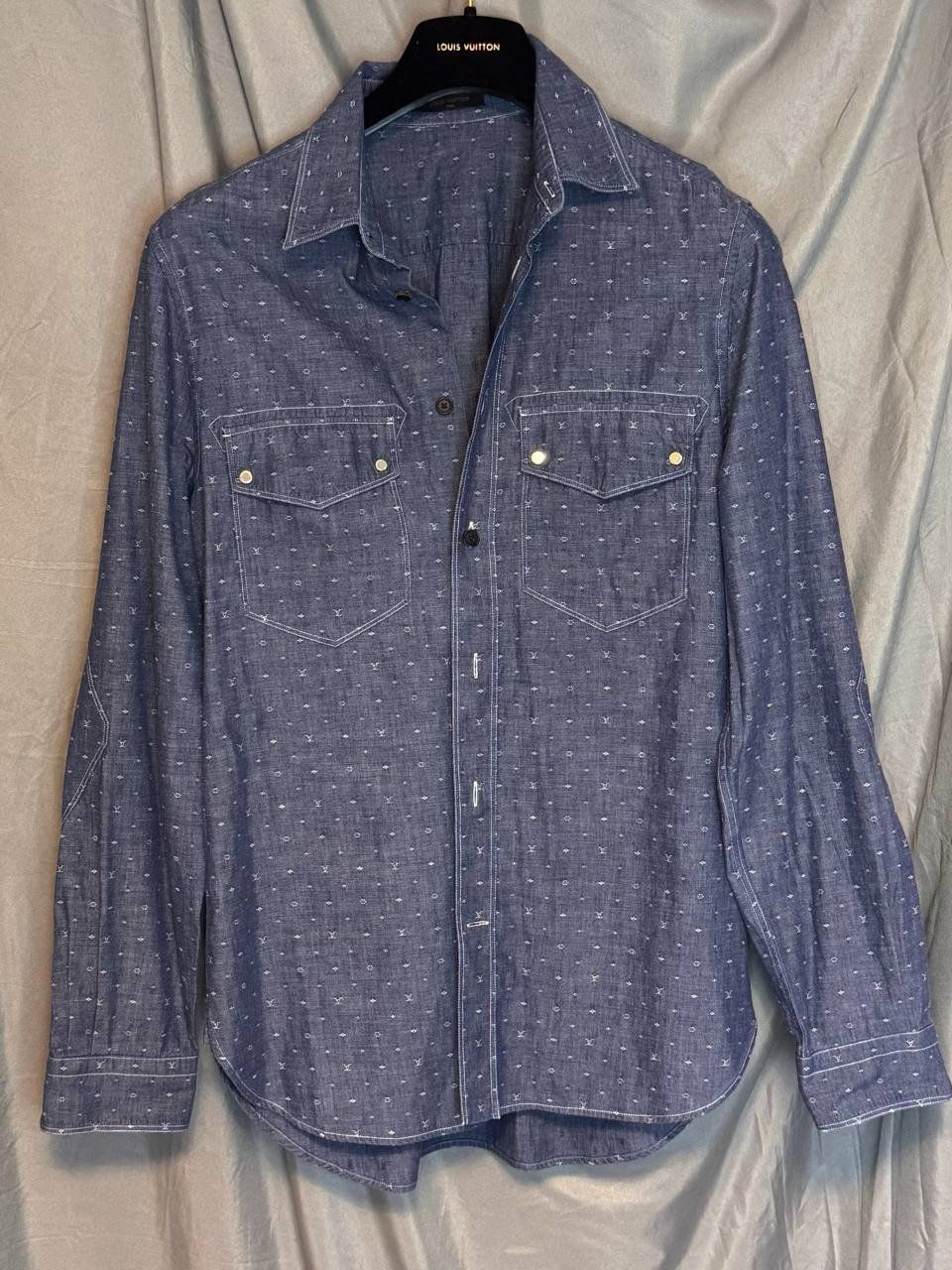 Camicie: Louis Vuitton Chemise – Usato da Cologny venduto da Nayiri 3