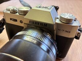 Fujifilm X-T30 I Body schwarz mit silber mit Objektiv