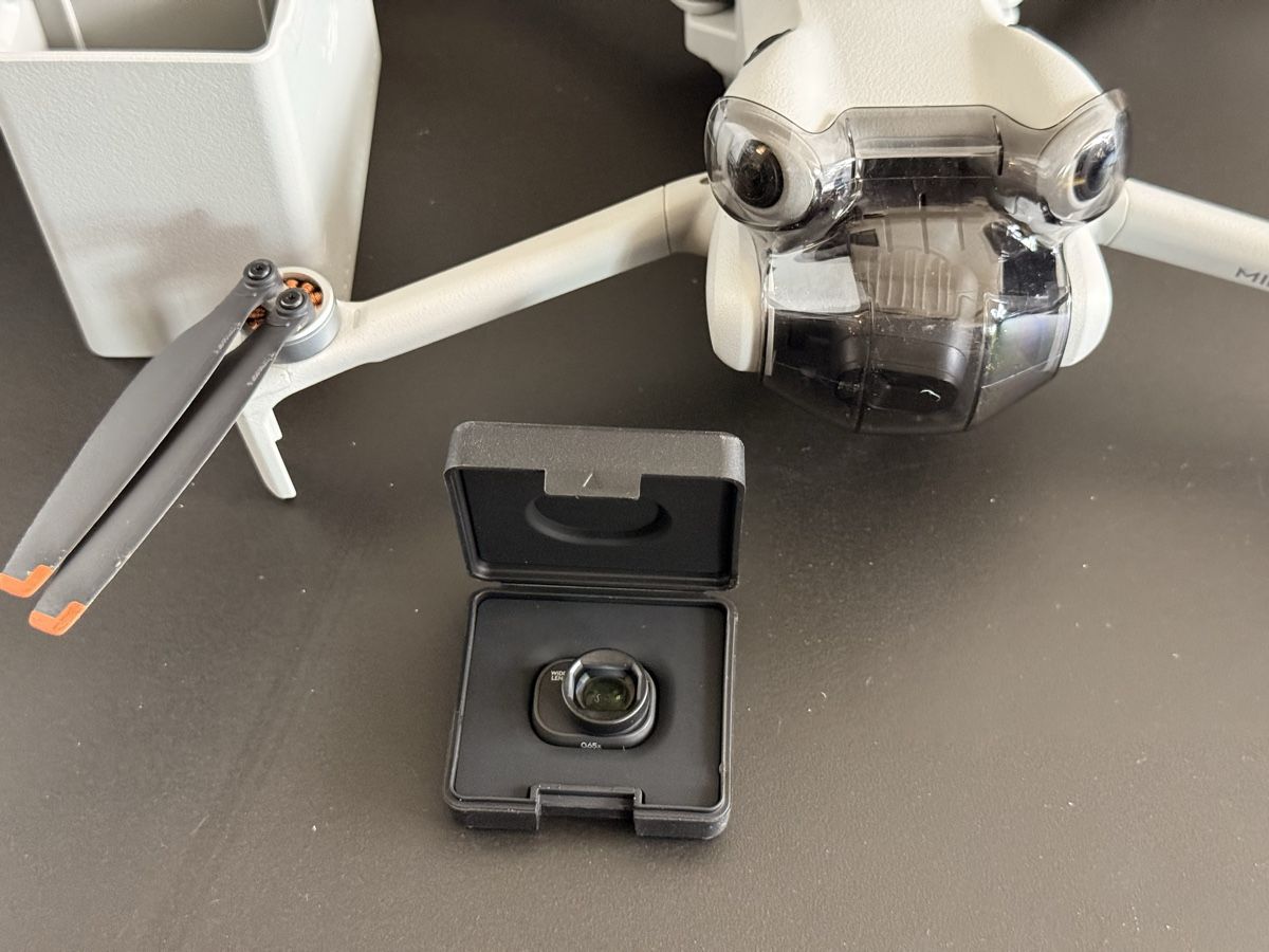 DJI RC Modellbau: DJI 4 Pro Drohne mit zusätzlichem Weitwinkelobjektiv – Gebraucht aus Zürich von El-Ga 1