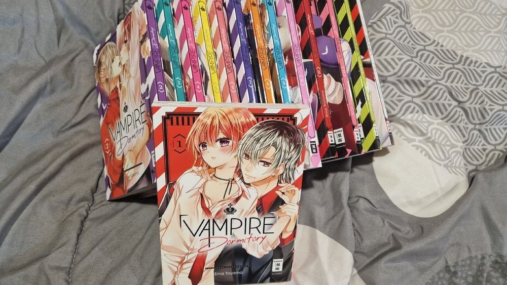 Fumetti: Vampire Dormitory 1-14 – Nuovo (secondo la descrizione) da Basel venduto da Merce1