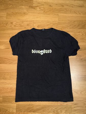 Schwarzes T-Shirt