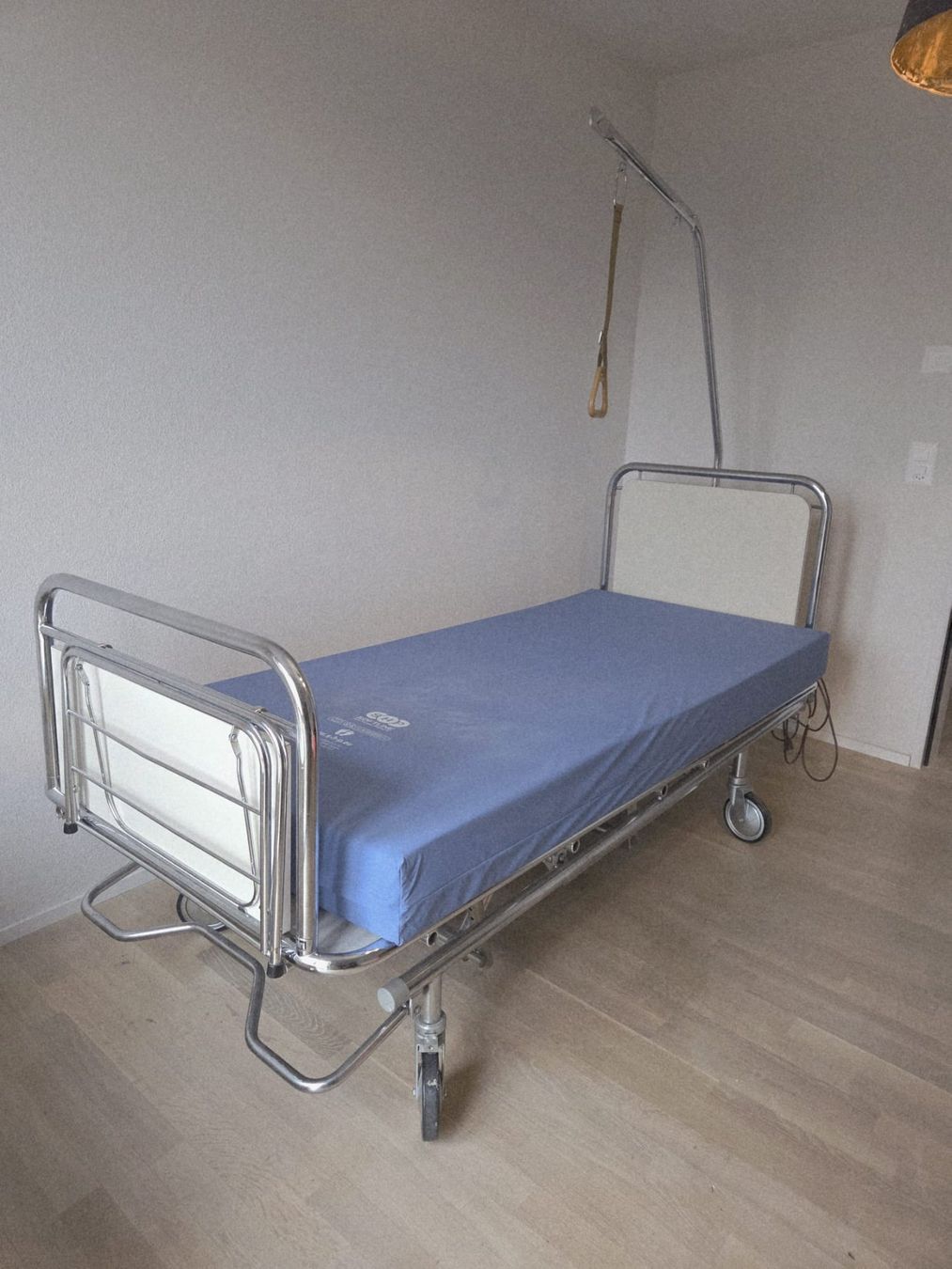Lits: Spital Bett – Neuf (Voir description) à Dietlikon par Knurrli24