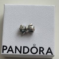 Pandora Schleife Charms 