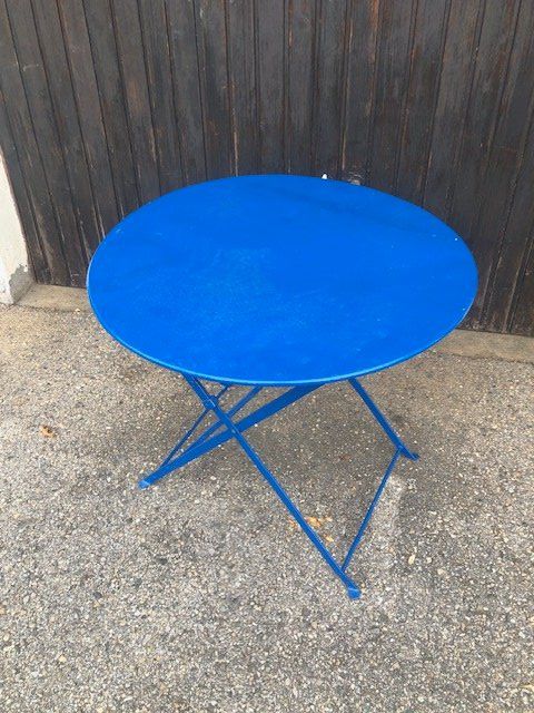 Tavoli: Ancienne table en fer 80 cm – Usato da Chézard St Martin venduto da schmitt