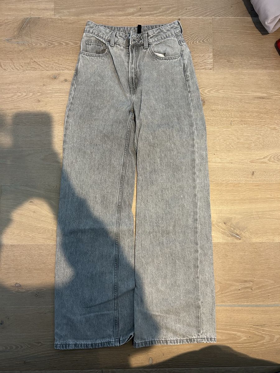 H&M Jeans: H&M Wide Leg Jeans Grösse 32 – Usato da Niederhelfenschwil venduto da aur_ms6f