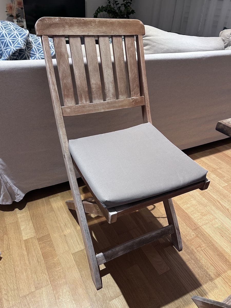 Beliani Set di tavolo e panche: Beliani CENTO Gartentisch + 2 Stühle Akazienholz – Usato da Schliern b. Köniz venduto da den_57hf 2