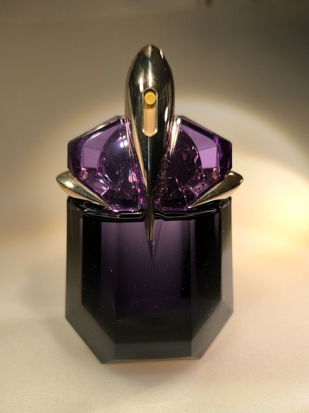 Mugler Profumi & Eau de Toilette: Mugler, Eau de Parfum Alien, Aerosol  30 Milliliter – Nuovo (secondo la descrizione) da Neuenegg venduto da ramatransit