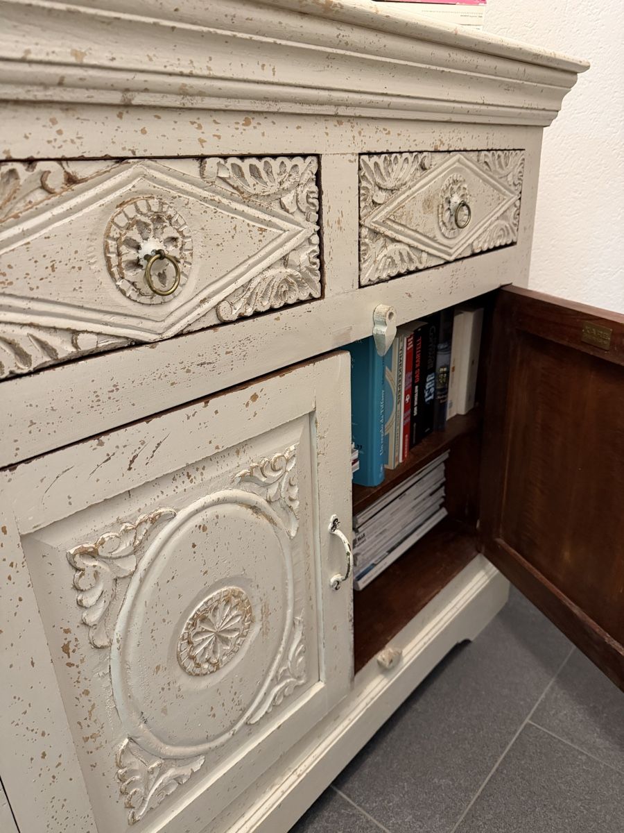 Kare Cassettiere: Vintage Sideboard/Buffet von Kare Design, Shabby Chic – Nuovo (secondo la descrizione) da Büttikon AG venduto da jen_g5s9 1