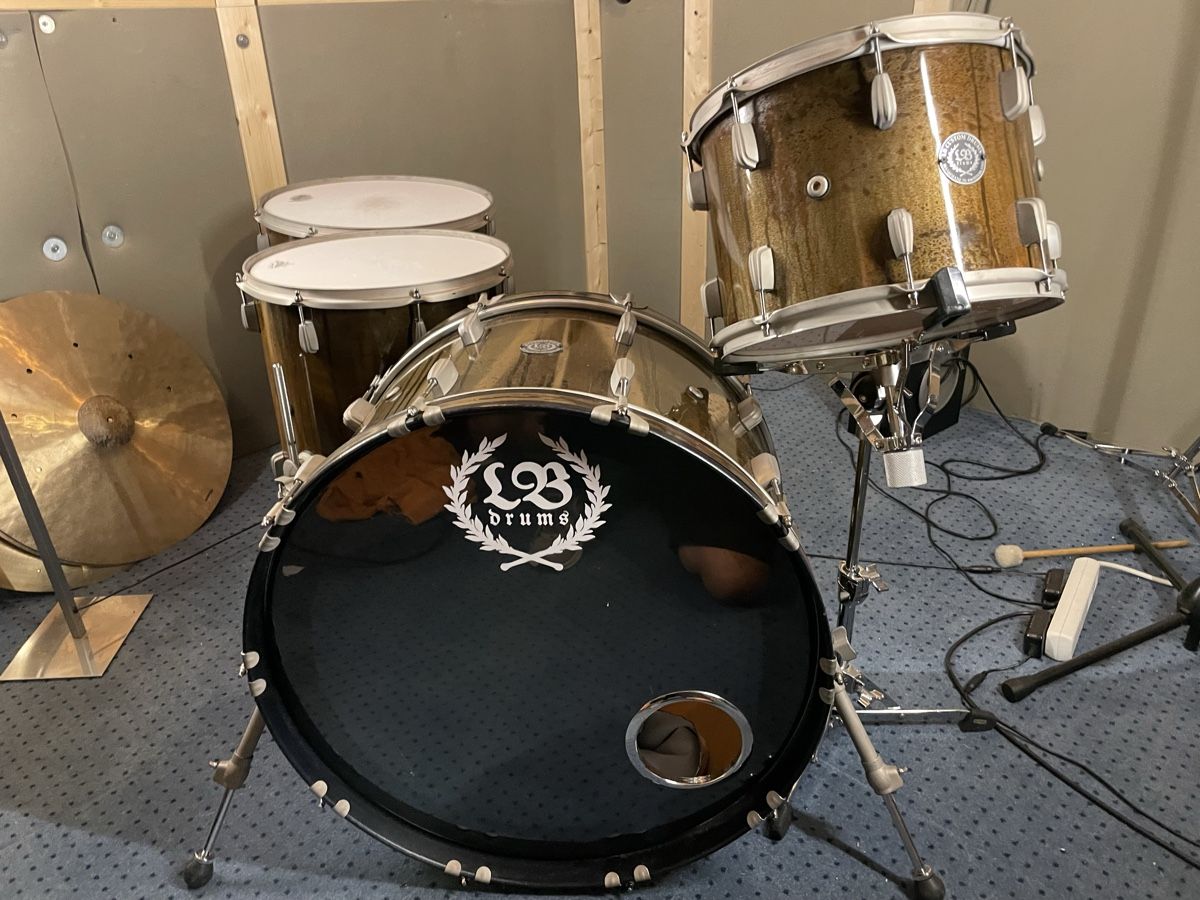 Musikinstrumente: LB Drums Custom Kit 24 / 14 / 16 / 18 – Gebraucht aus Sempach von Silent-Master