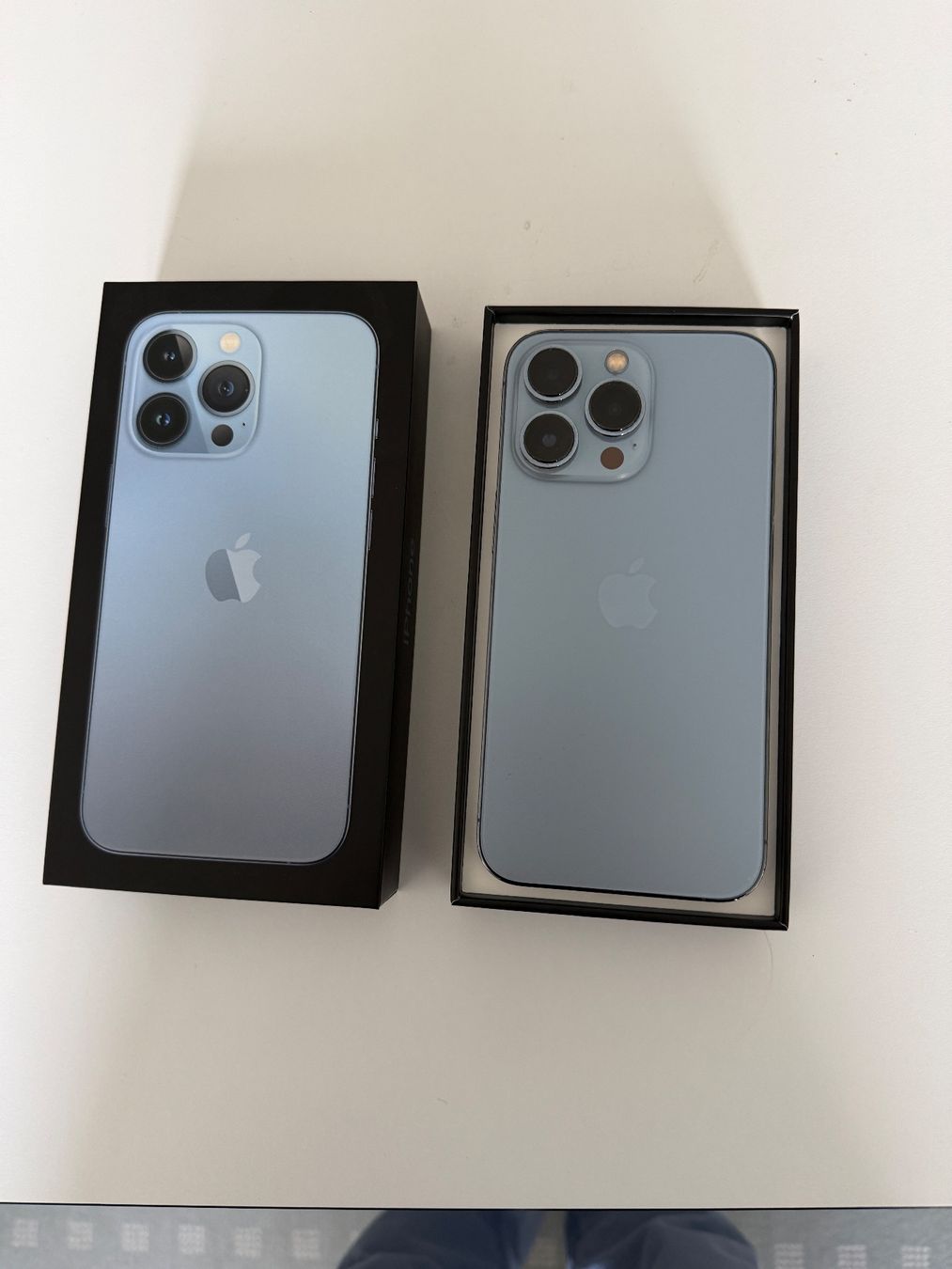 Apple Handys / Smartphones: Apple iPhone 13 Pro hellblau gebraucht im Originalkarton – Gebraucht aus Riken AG von hardworker 2