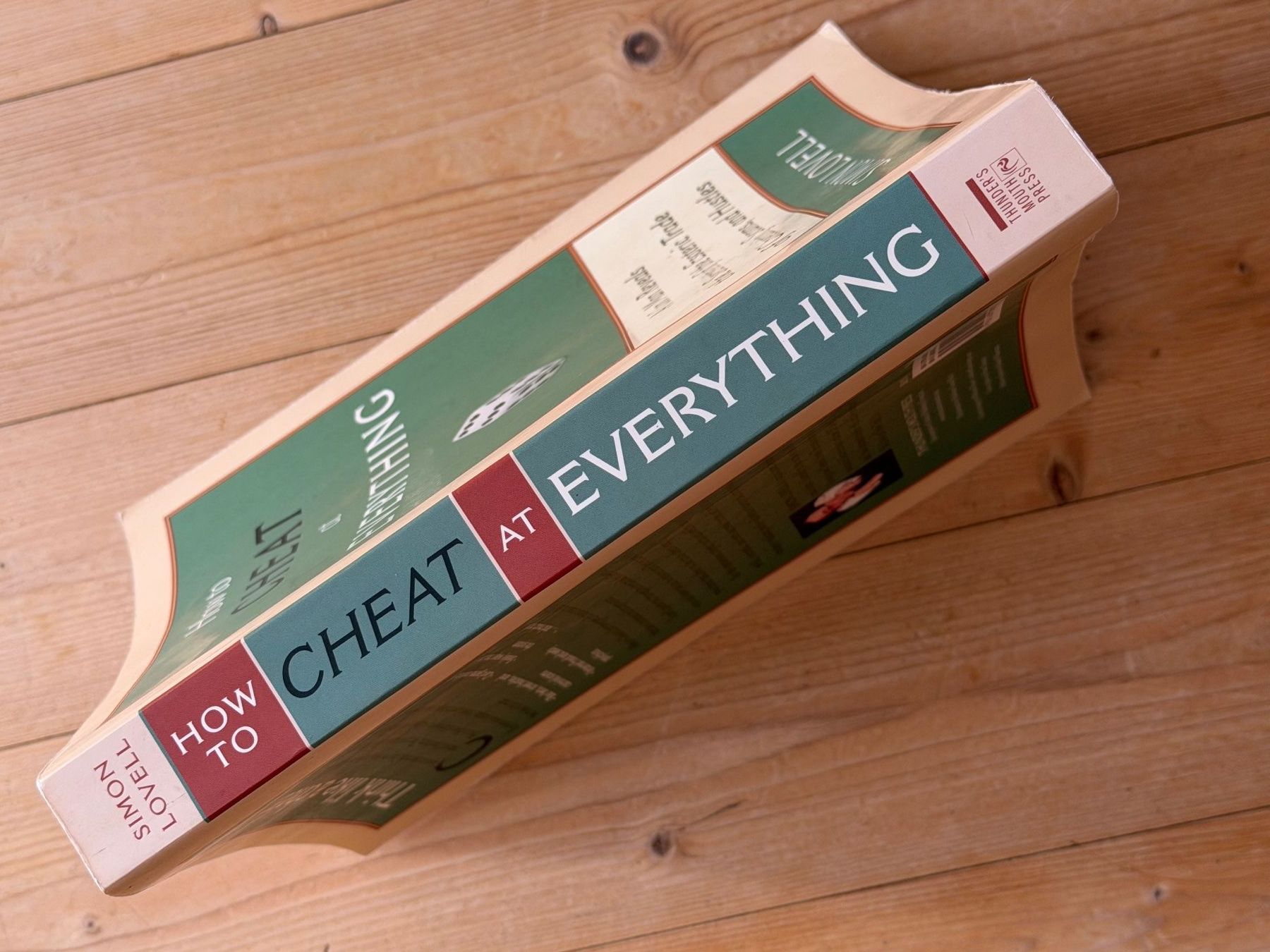 Livres: How to cheat at everything - Simon Lovell – D'occasion à Himmelried par rasmus67 2