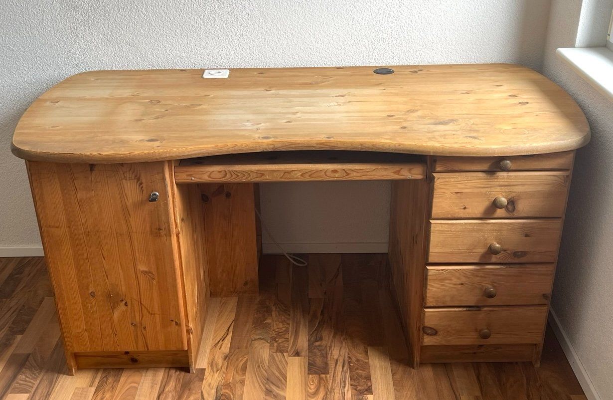 Bureaux: Schreibtisch aus Vollholz – D'occasion à Rafz par Flabadip 9