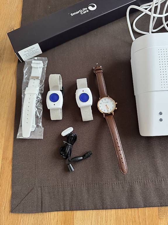Swisscom Telefone: Notrufgerät SmartLife Care – Gebraucht aus Untereggen von Aggi2 4