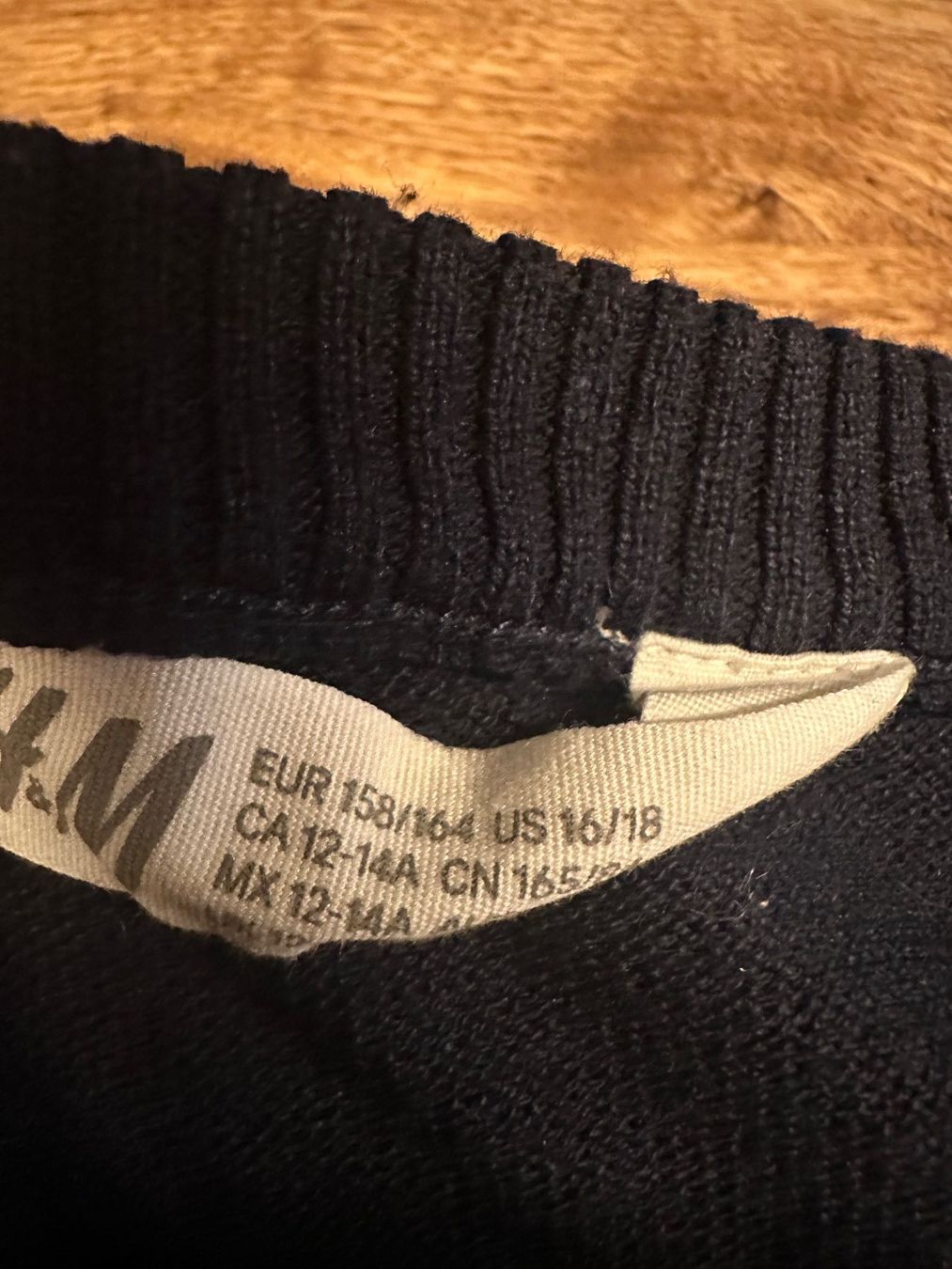 H&M Pulls et sweat-shirts: Weihnachtspullover dünn, 158/164 – D'occasion à Winterthur par manelio113 1