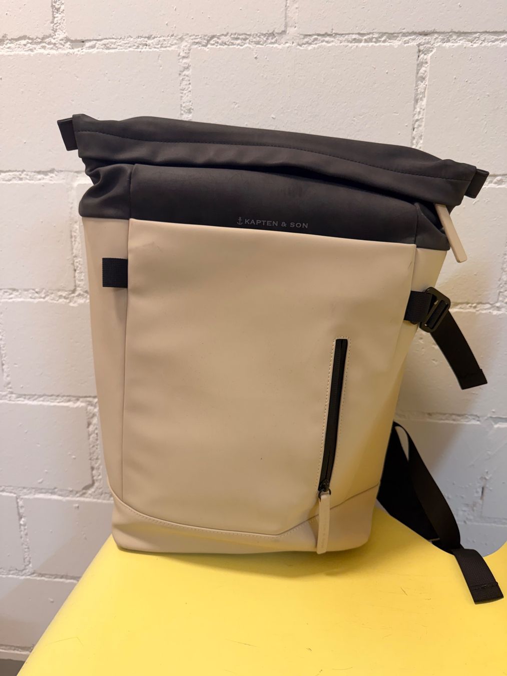 Kapten & Son Rucksäcke: KAPTEN & SON Rucksack beige/schwarz – Gebraucht aus Küsnacht ZH von ihaveit