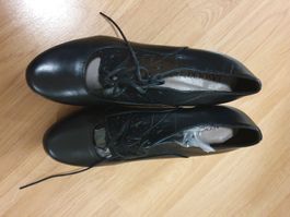 neue schwarze Halbschuhe von Lasocki