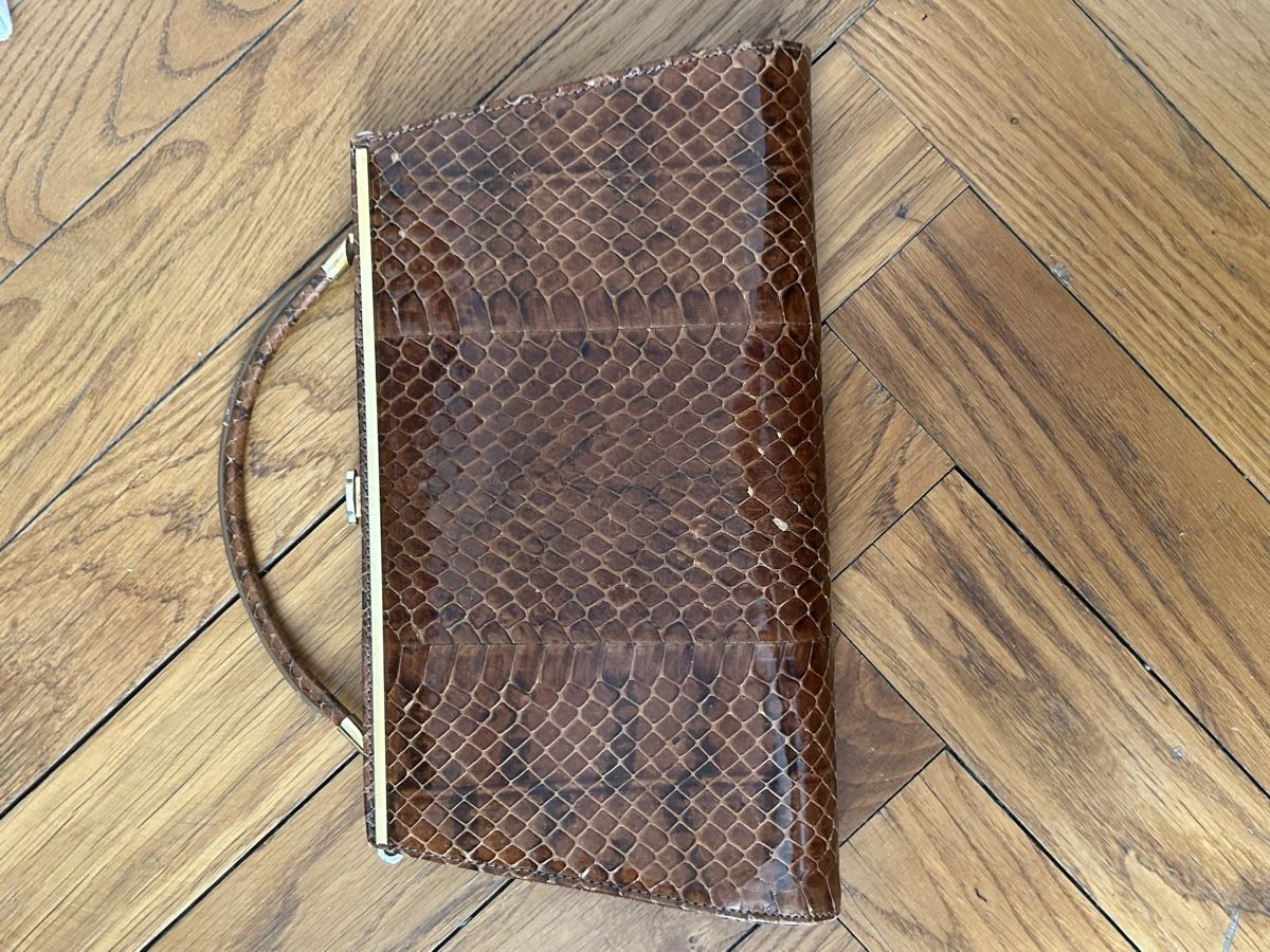 Taschen für Damen: Handbag 1960s  – Gebraucht aus Lausanne von regulaandjames