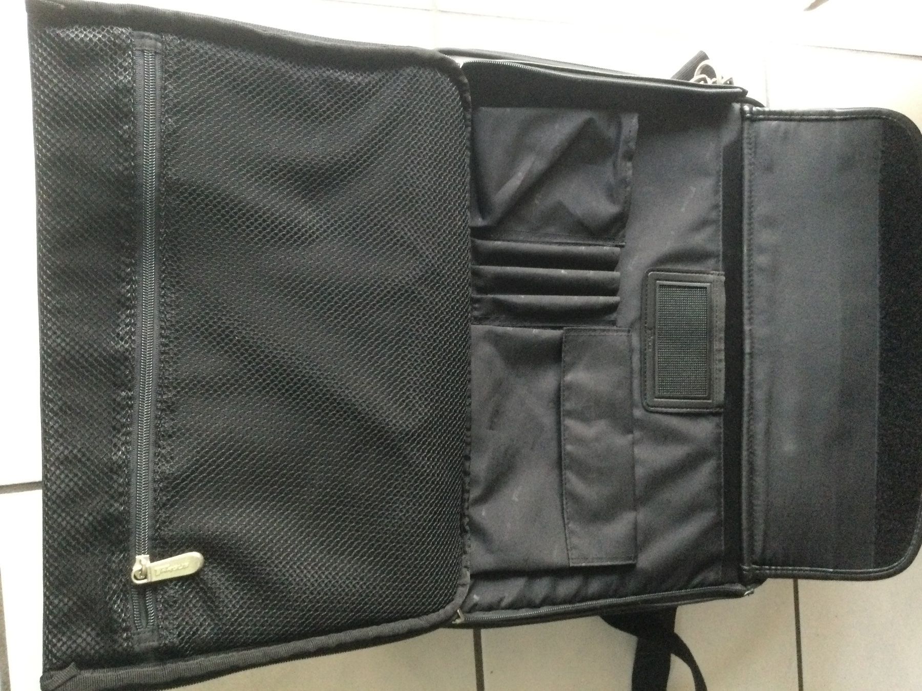 Koffer & Taschen: Laptoptasche von Targus – Gebraucht aus Galgenen von 67sab 3