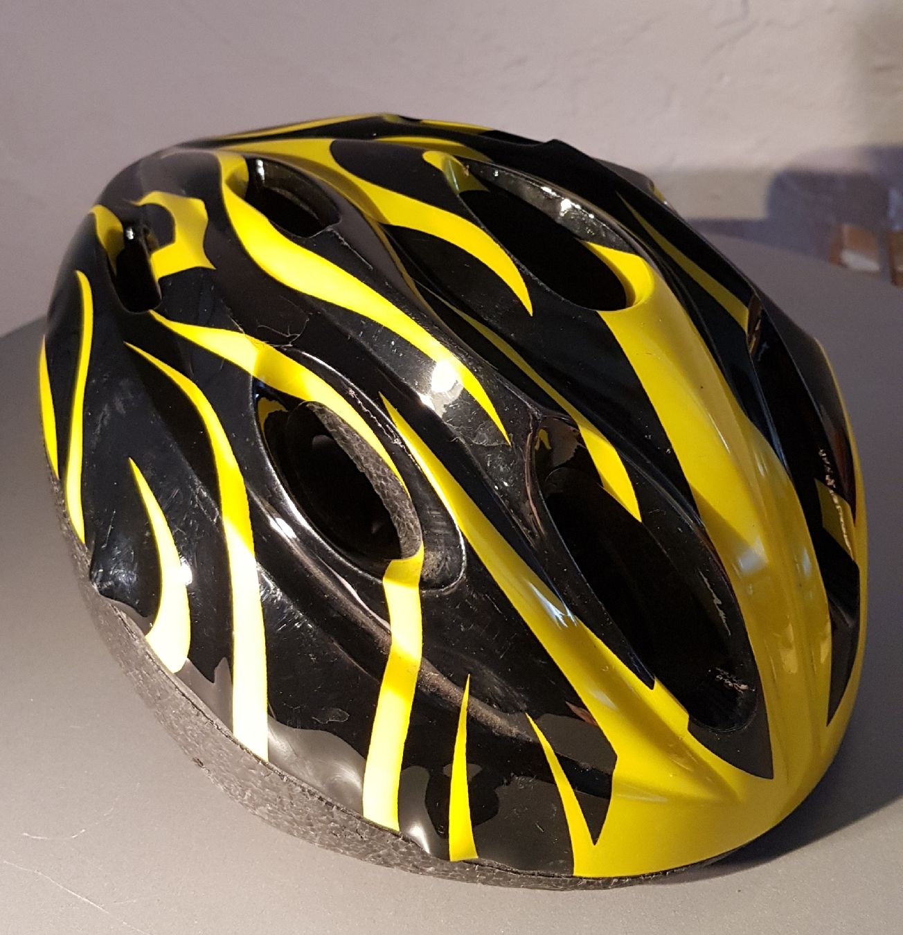 Caschi: Velohelm (52 cm) – Usato da Erlenbach ZH venduto da wem_6f9c 1