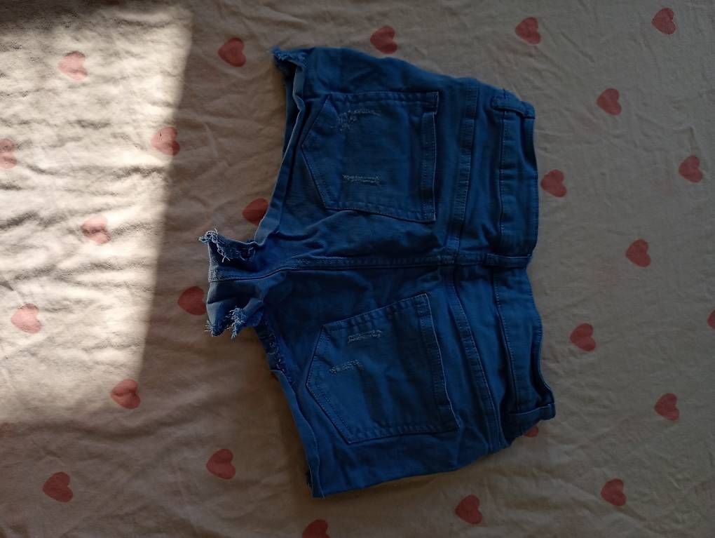 Pantalons: Sehr kurze hose – D'occasion à Gelterkinden par leo_9z8m 1