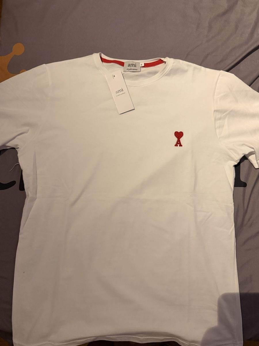 T-shirt: T-shirt Ami Neuf – Nuovo (secondo la descrizione) da Thônex venduto da Mr_xxv 3