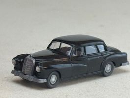 VE1- Wiking Mercedes 300 Adenauer schwarz