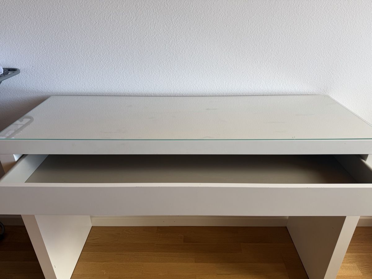 Ikea Schminktische: Schminktisch Ikea – Gebraucht aus Andwil SG von han_b7wj 1