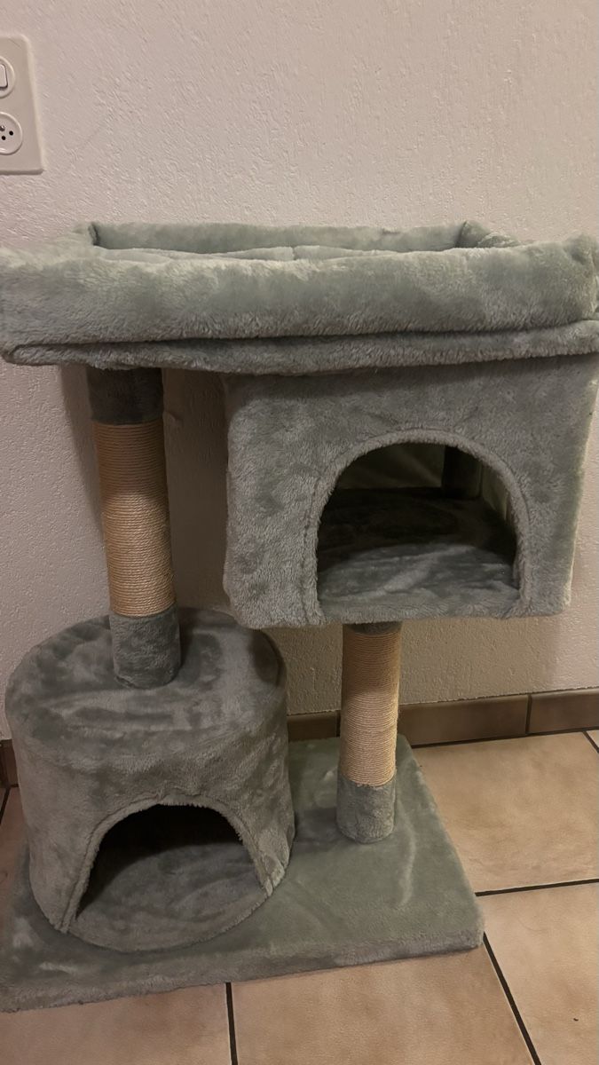 Katzenbaum - Kratzbaum: Kratzbaum grau guter Zustand – Neu (gemäss Beschreibung) aus dottikon von MBerth