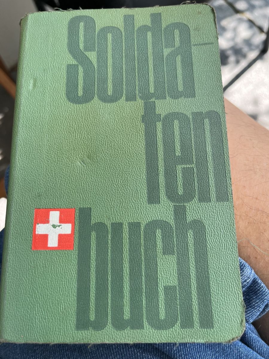 Libri: Soldatenbuch der Schweizer Armee – Usato da Romanshorn venduto da Apfelschuss