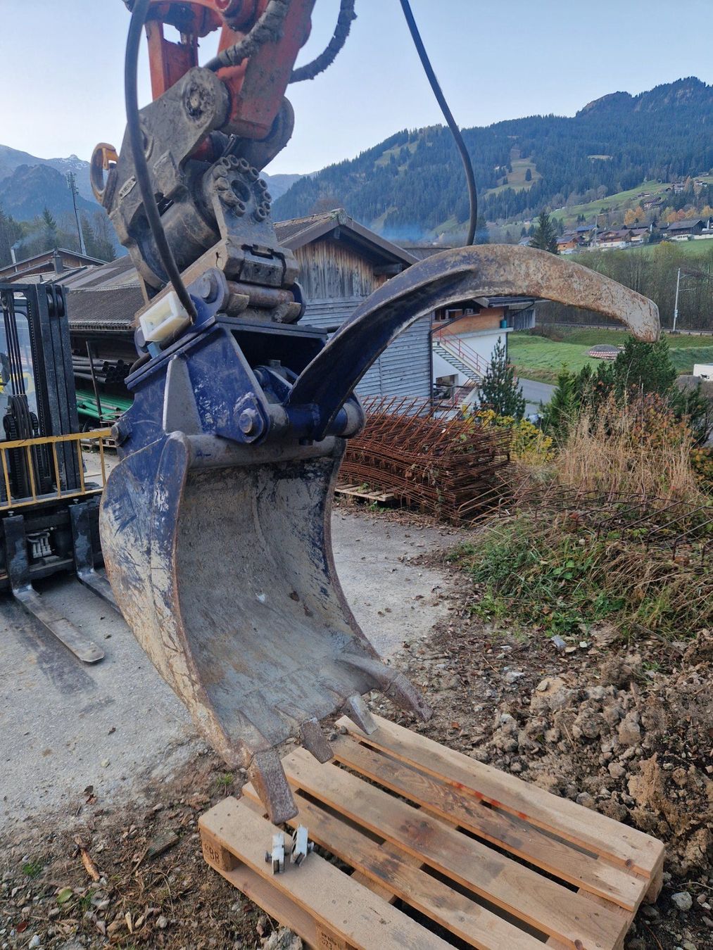 Greifer: Bagger Greifer, Steinzange, Greiflöffel, Baggerlöffel – Gebraucht aus Lenk im Simmental von mosimann.m