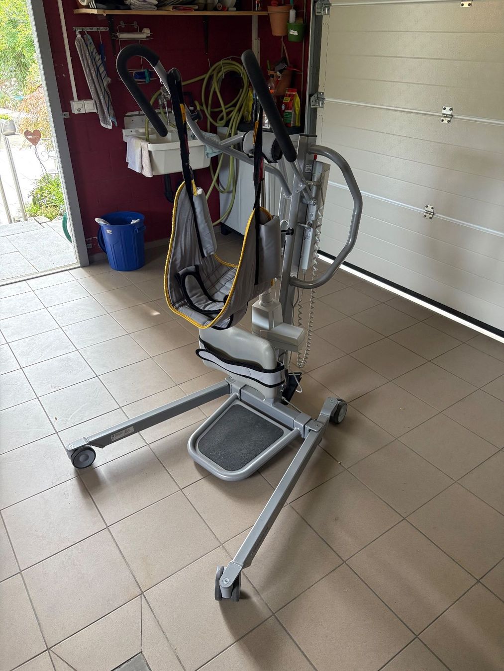 Balken: VERMEIREN Invaliden-Lift – Gebraucht aus Zuzwil SG von Zibu-3 5
