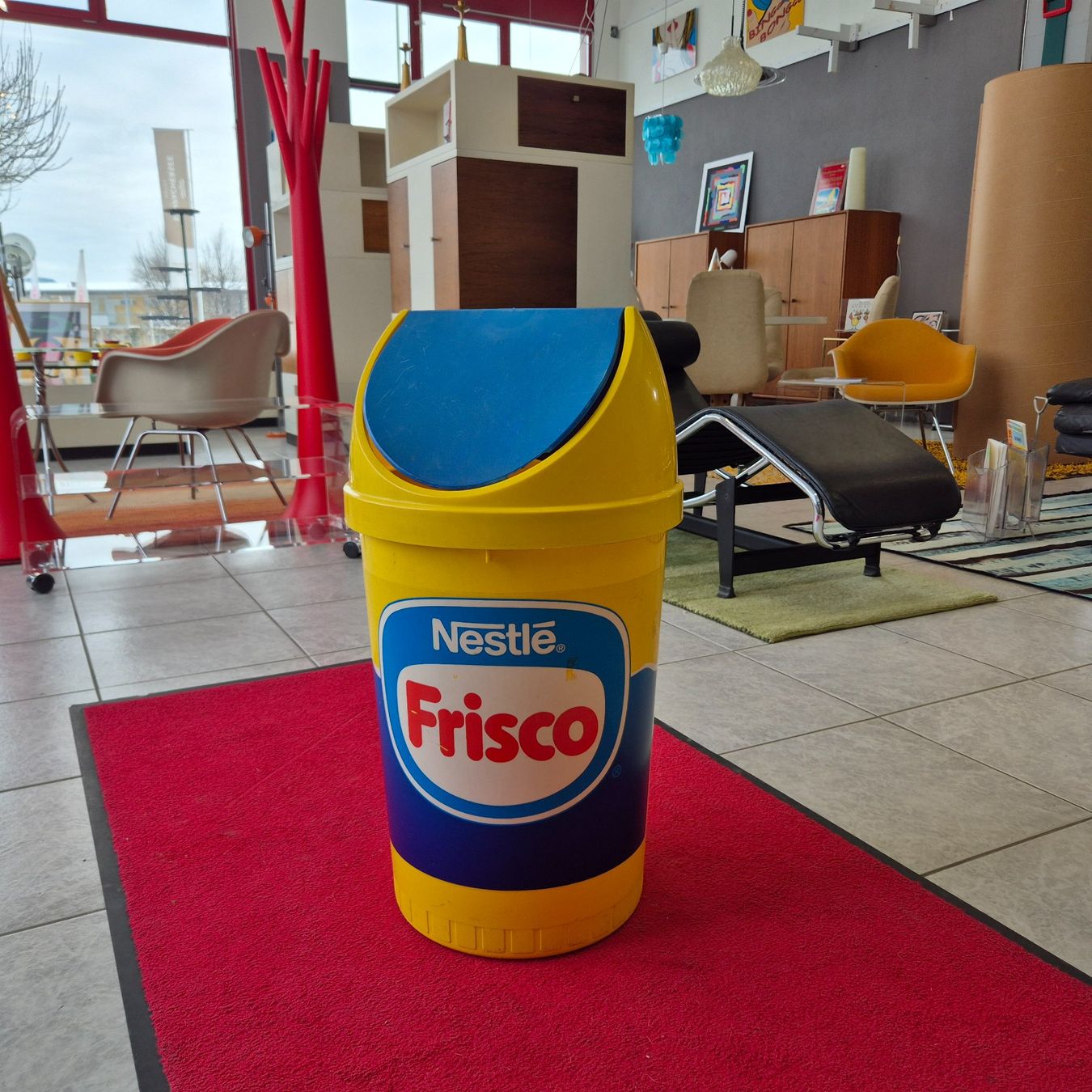 Abfalleimer: Frisco Nestlé Abfalleimer Mülleimer Kübel Eimer – Gebraucht aus Nottwil von Wondewa-Shop 9