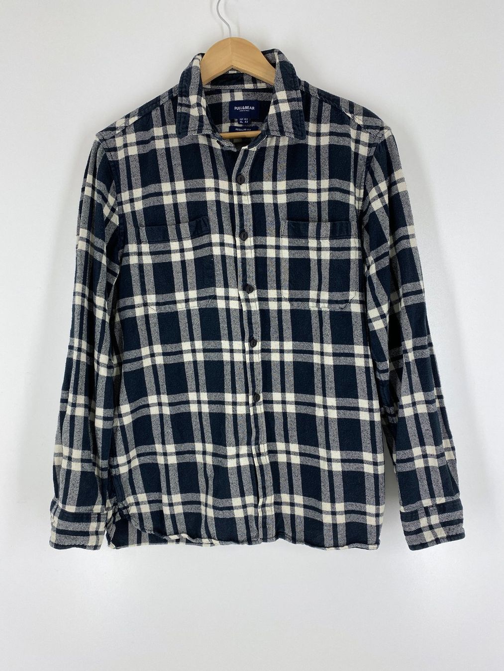 Hemden: Pull + Bear Baumwoll-Herrenhemd Regular Fit, Grösse XL – Gebraucht aus Mülligen von Chleeblatt1941
