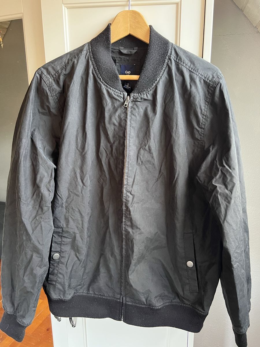 Gap Vestes: Gap Bomberjacke schwarz Groesse L  – D'occasion à Diegten par 5shop7
