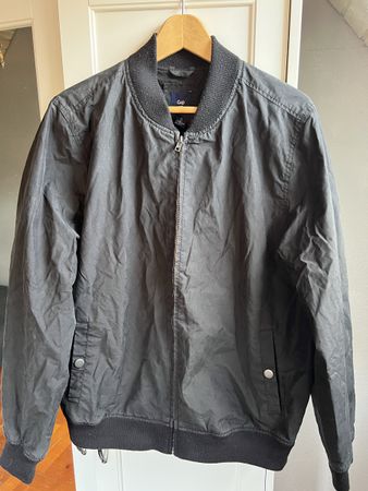 Gap Bomberjacke schwarz Groesse L 