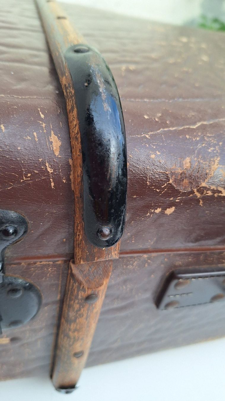 Valigie: antiker Koffer mit Holzbeschlag – Usato da Arlesheim venduto da shopradl 4
