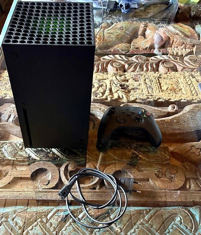 Microsoft Consoles: Xbox Series X 1TB – D'occasion à Matzendorf par fordturbo