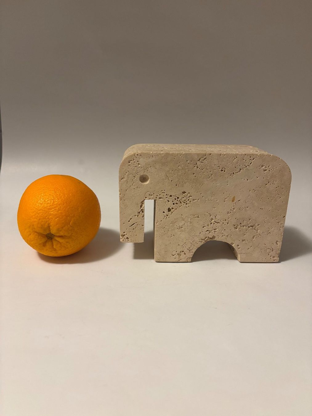 Figuren: Elefant Travertin von Fratelli Mannelli Designklassiker – Gebraucht aus rotkreuz von baudisch