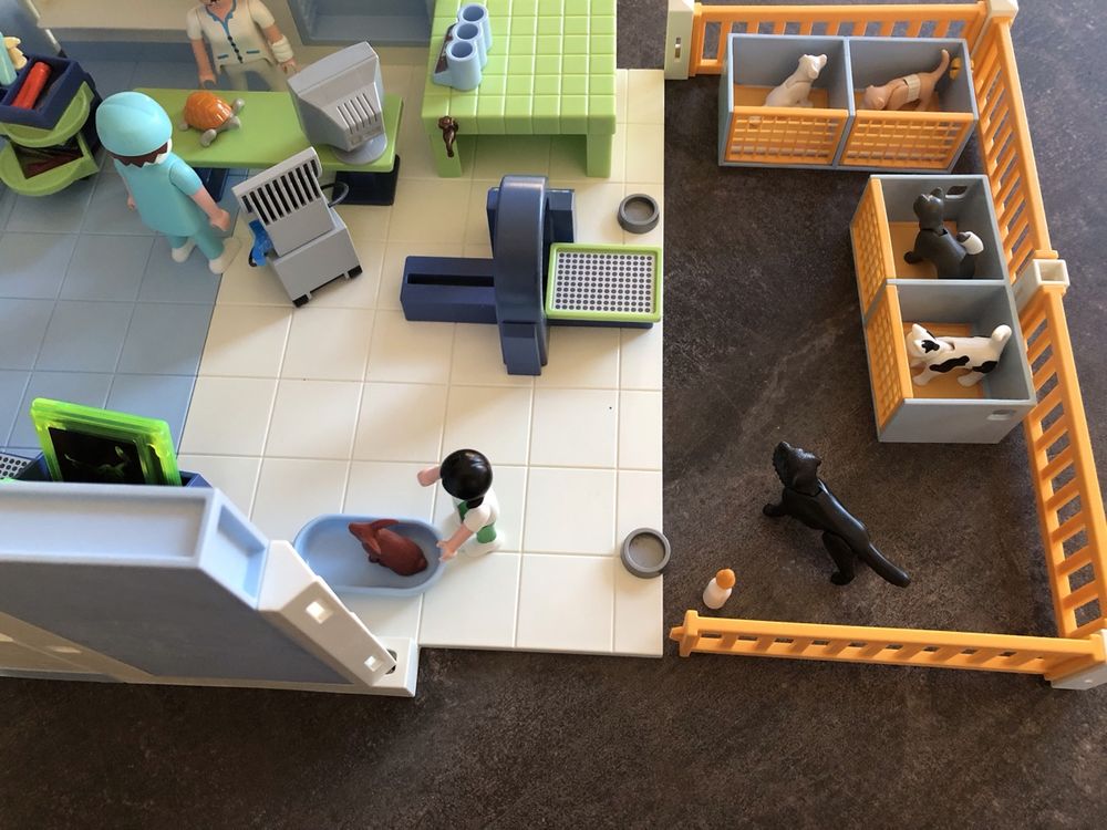Playmobil Jouets: Playmobil,noch gut,kleintierklinik,nicht mehr alle teile – D'occasion à Subingen par Bea8 3