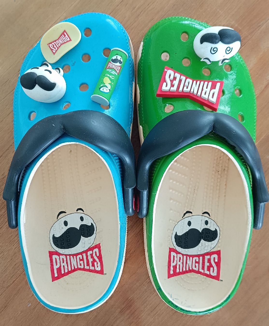 Crocs Scarpe da uomo: Crocs Pringles – Nuovo (secondo la descrizione) da Bellinzona venduto da gab_t52k 3
