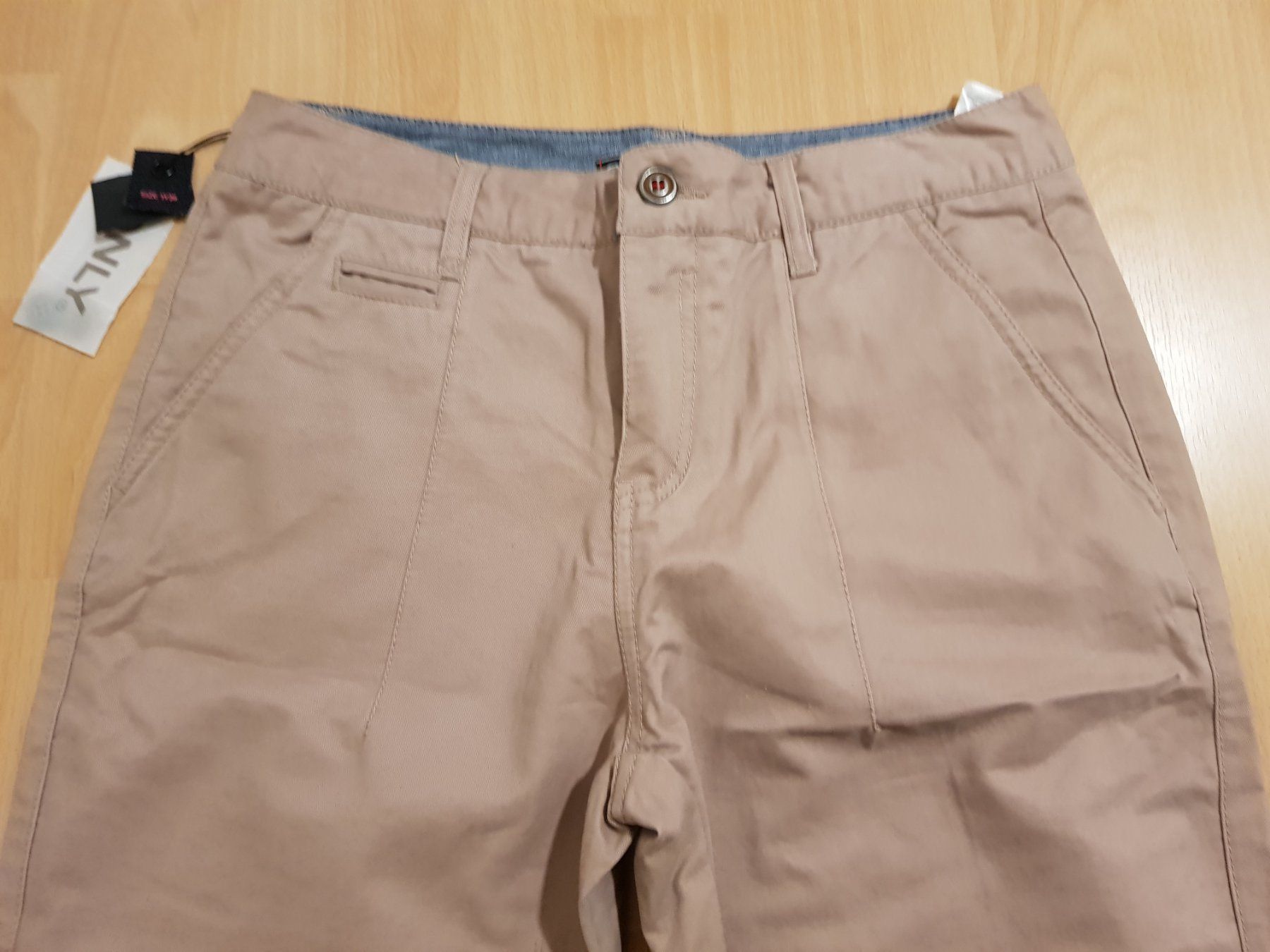 Only Pantaloni: Neue altrosa Hose von Only – Nuovo e nell'imballaggio originale da St. Gallen venduto da 1811123 2