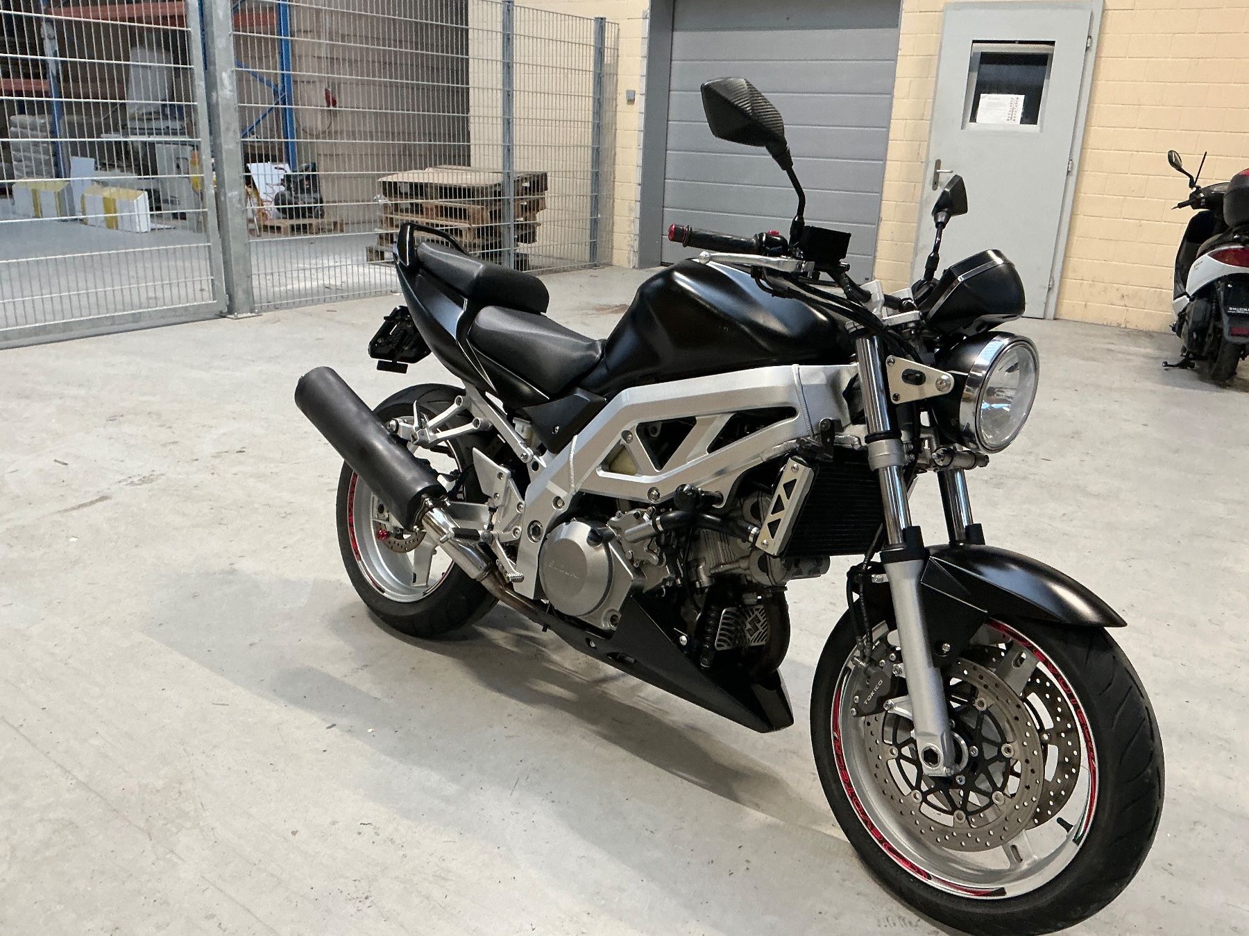Suzuki Strada: Suzuki SV1000 – Usato da strengelbach venduto da Zoks 1