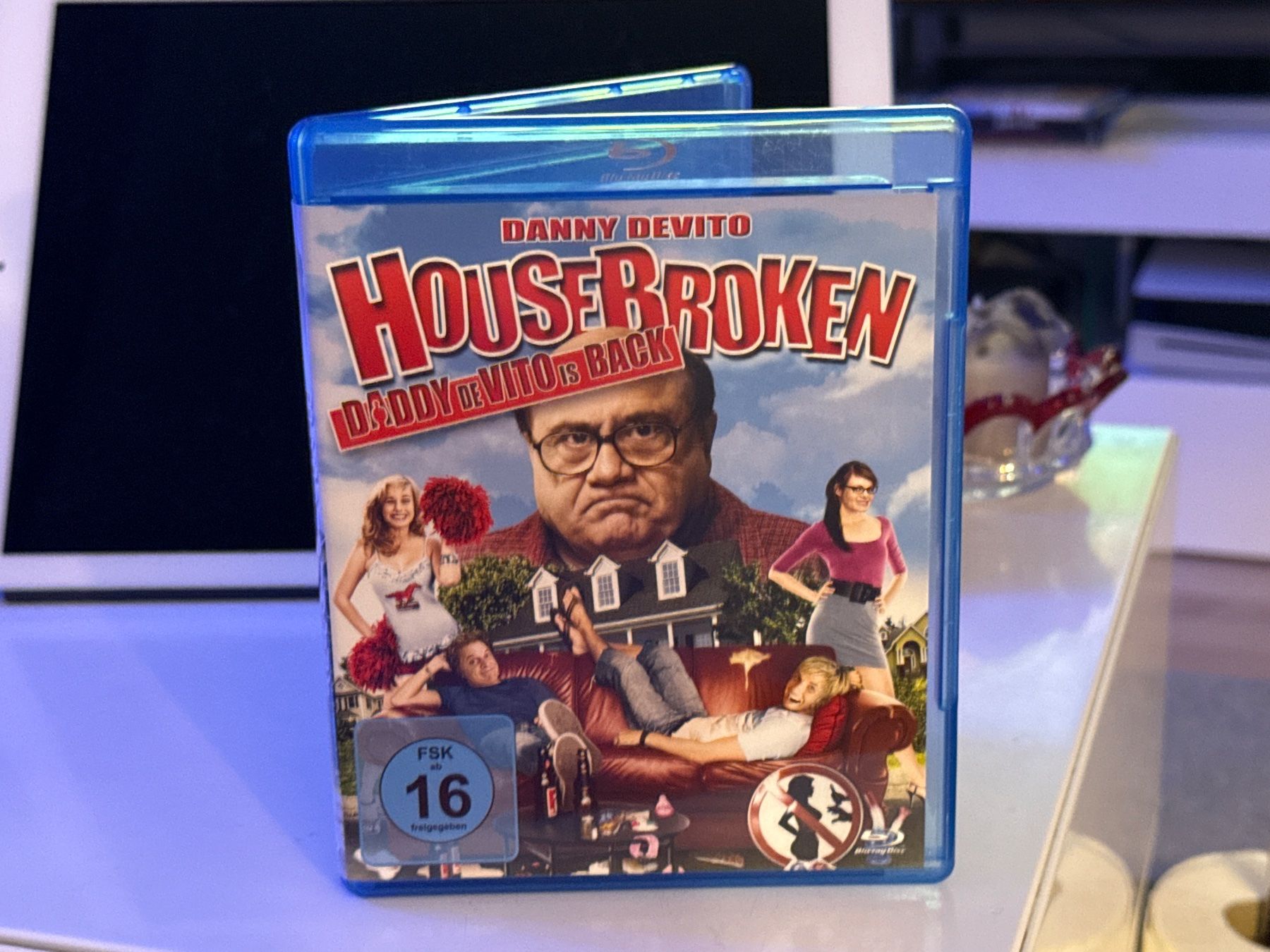 Tutti i DVDs: Housebroken - Daddy DeVito is Back Vergriffen – Nuovo (secondo la descrizione) da Allschwil venduto da meeresperle