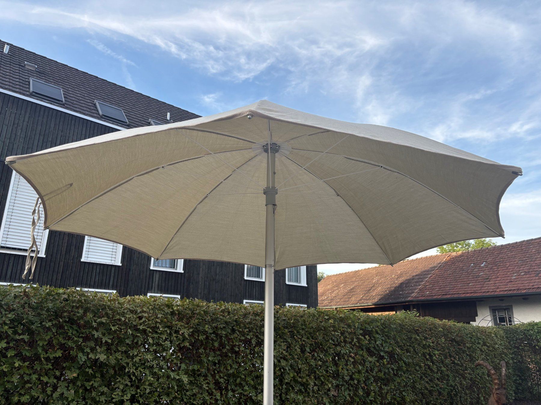 Ombrelloni: Sonnenschirm mit Rasensockel – Usato da Sulz AG venduto da sauber011 2
