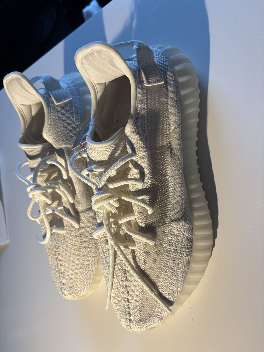 Herrenschuhe: Yeezy boost 350 V2 – Neu (gemäss Beschreibung) aus Binz von Faltieri