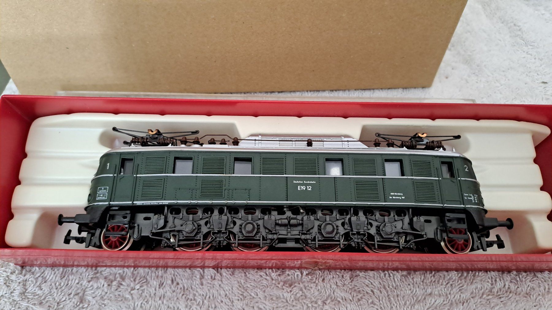 Rivarossi Trains électriques: Rivarossi DB E Lok E19 H0 GL/12 – D'occasion à Winterthur par Riebeli333